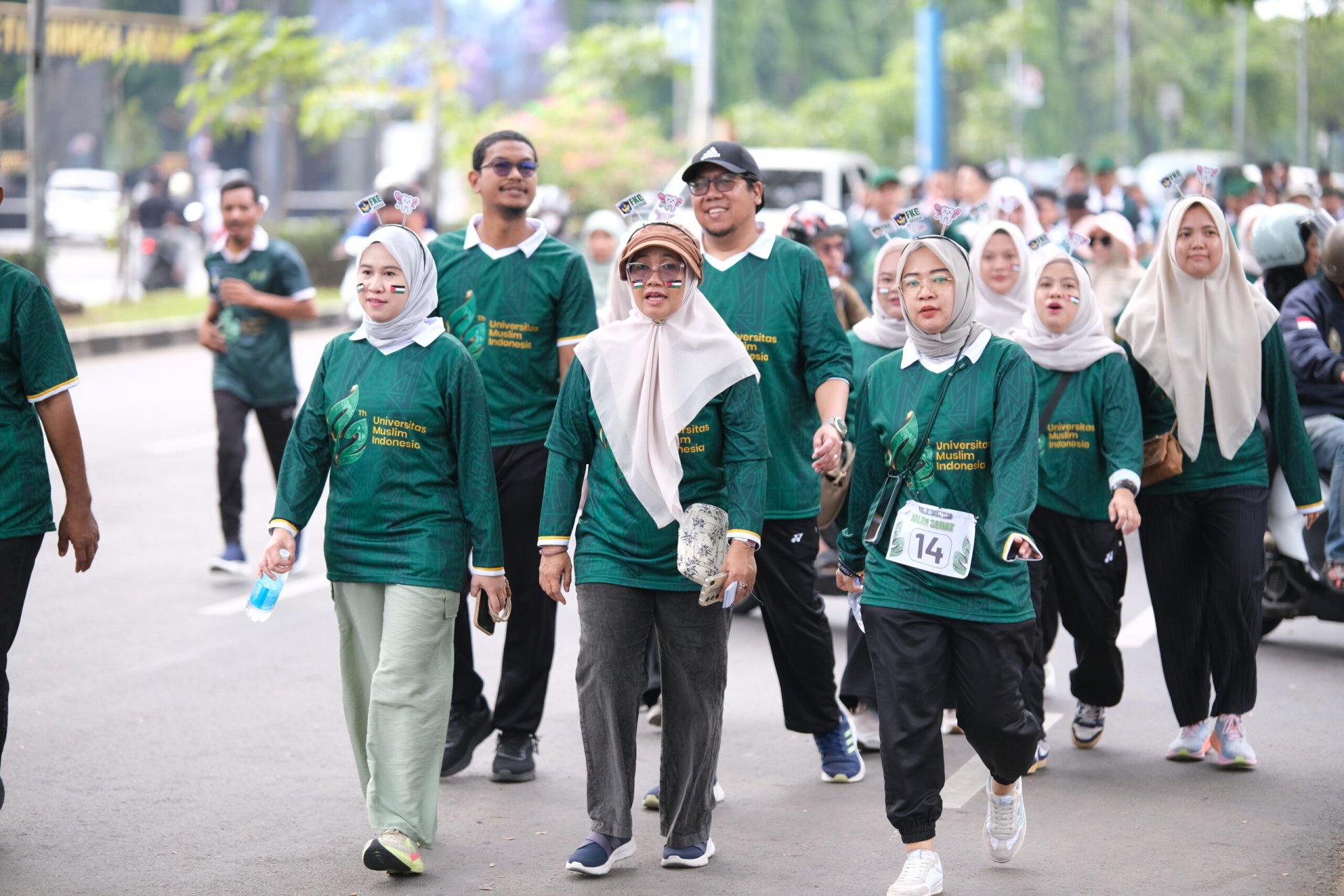 Semarak Milad ke-72 UMI, Sivitas Padati Jalan Sehat Sambut Tahun Baru Islam 1448 H