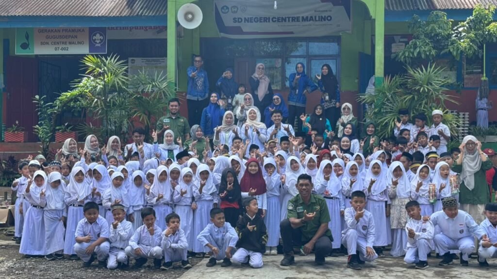 Welcoming UMI's 72nd Anniversary, FKG UMI Checks the Dental Health of 139 Students of Center Malino Elementary School — foto 1