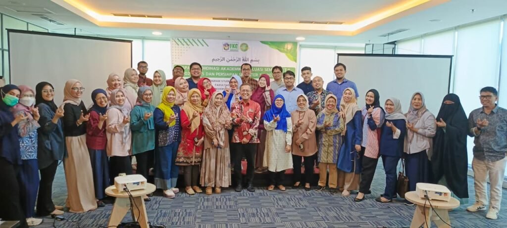 FKG UMI MENGGELAR RAPAT KOORDINASI AKADEMIK, EVALUASI SEMESTER T.A 2024/2025 DAN PERSIAPAN SEMESTER T.A 2025/2026